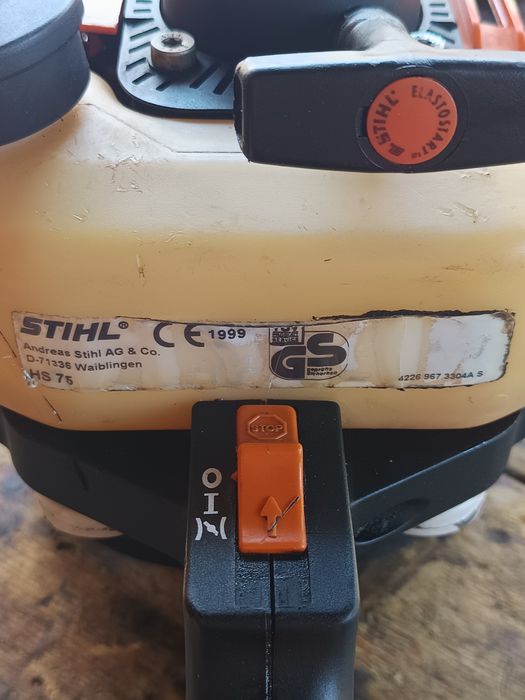 Foarfeca de taiat gard viu Stihl.