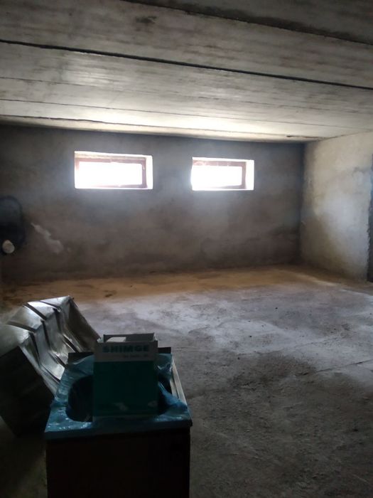 Qarshi shaxrida biznes va xizmat kòrsatishga mòljanlangan joy sotiladi