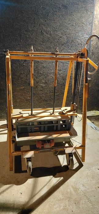 Matrita pentru boltari vibropresati