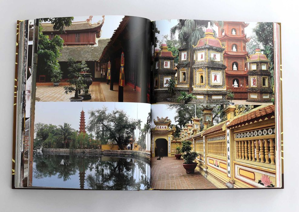 Комплект от два невероятни книги-албума Inside Asia на изд.Taschen.