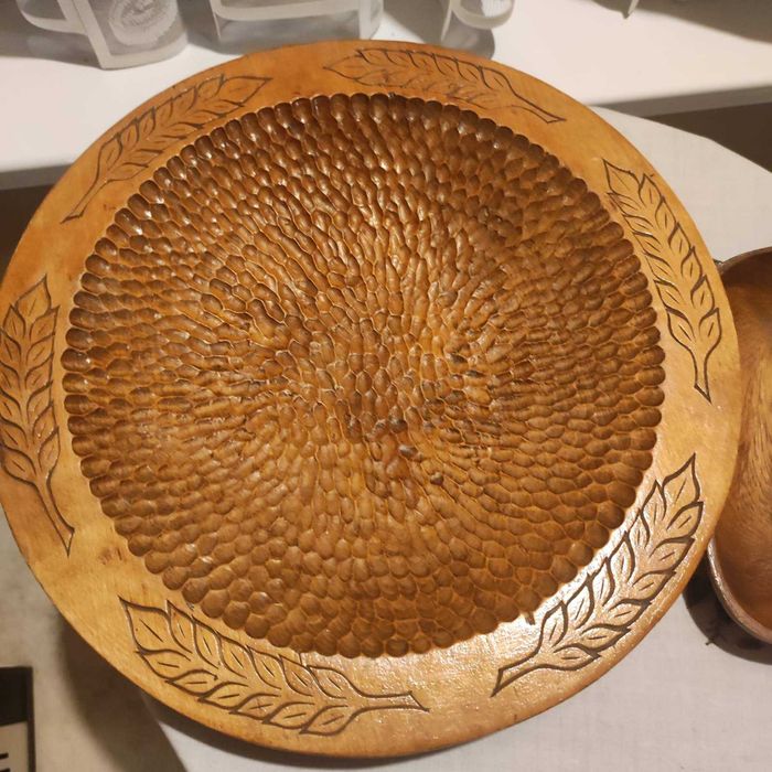 Дървени подноси за сервиране