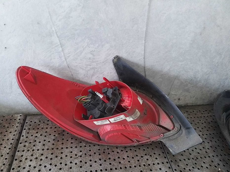 Stop tripla lampa dreapta peugeot 206 plus 20120506rh 9685618180