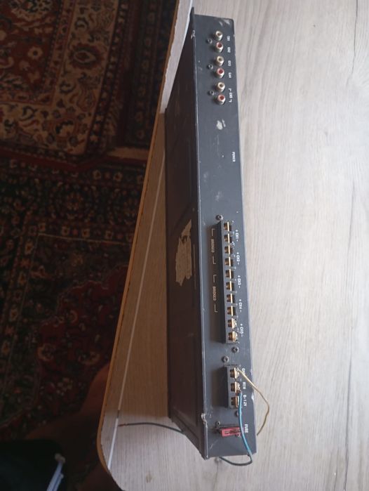 Vand Amplificator de sunet pt masina 600 lei negociabil