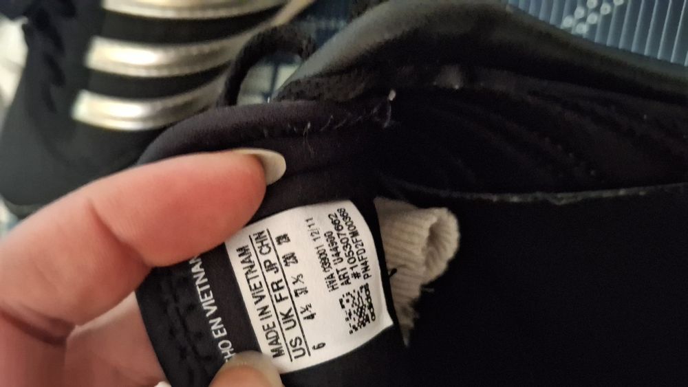 Adidași impecabili adidas