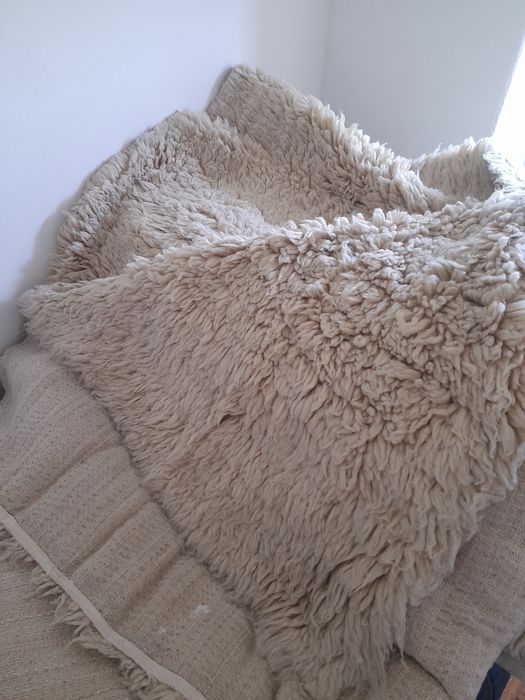 Чиста вълна ръчна  изработкоа