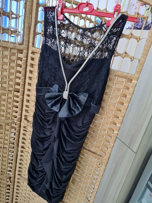 Платье коктейльное