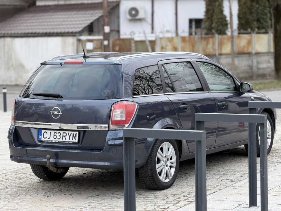 Vand opel astra H cosmo FULL 1.9 150CP 2200€