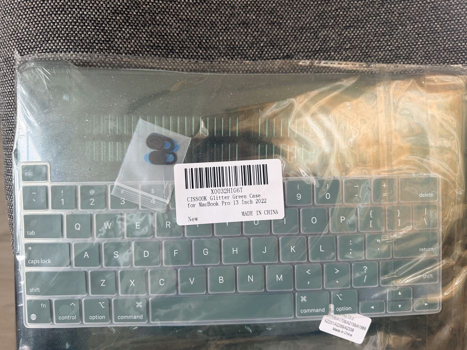 Чехол защитный для MacBook Pro 13”