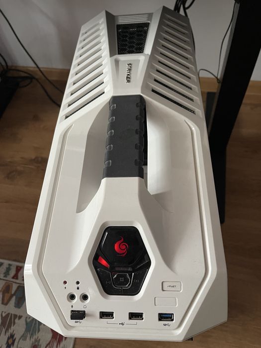 Gigabyte Aorus x570, 32GB RAM, AMD Ryzen 9, 1TB , RTX 3060 12 GB