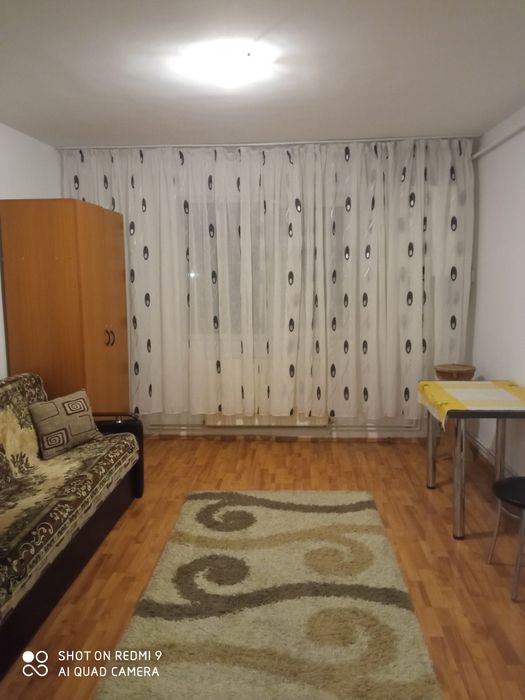 Închiriez garsonieră
