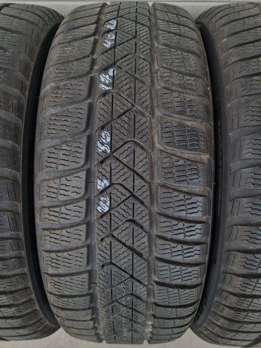 Зимни гуми 4 броя PIRELLI SottoZero3 205 50 R17 дот 4020