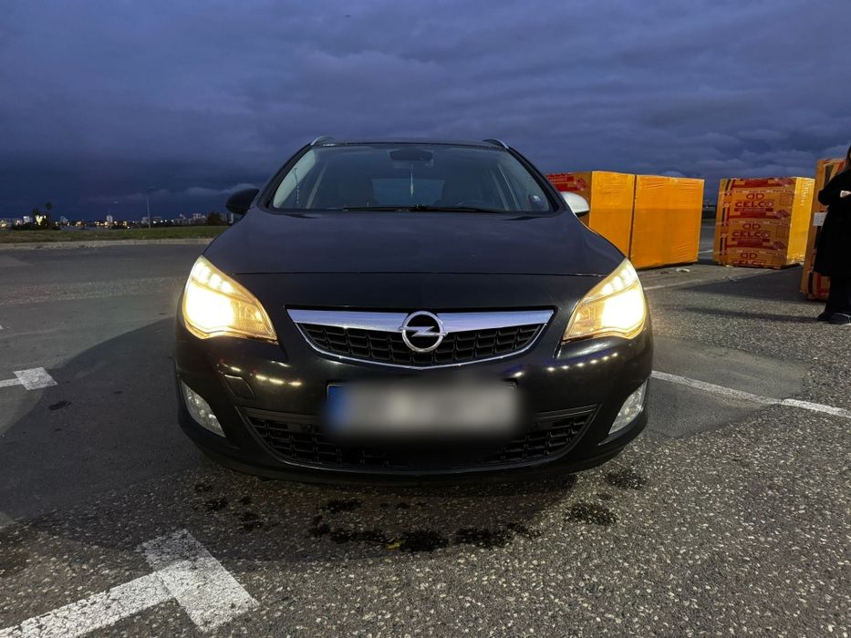 Opel Astra J facelift 2012
