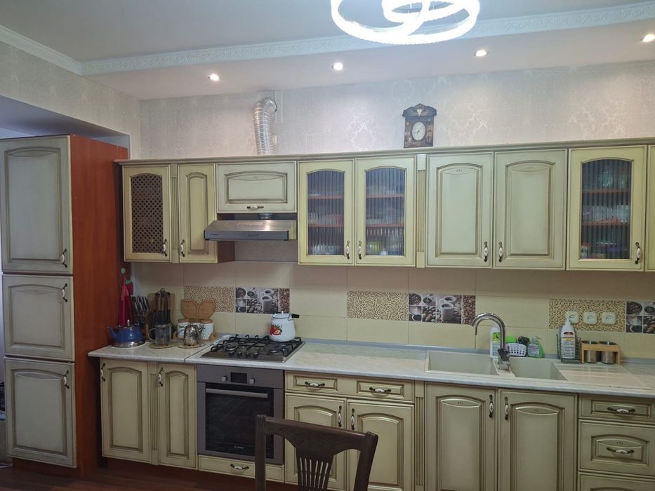 Продам куонный гарнитур