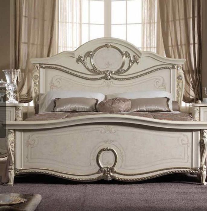 Продам двуспальную кровать с матрасом