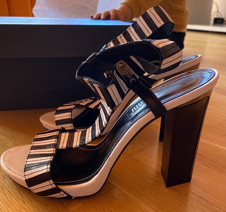 Продавам чисто нови елегантни сандали!