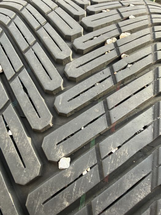 235х55х17 всесезонни гуми комплект