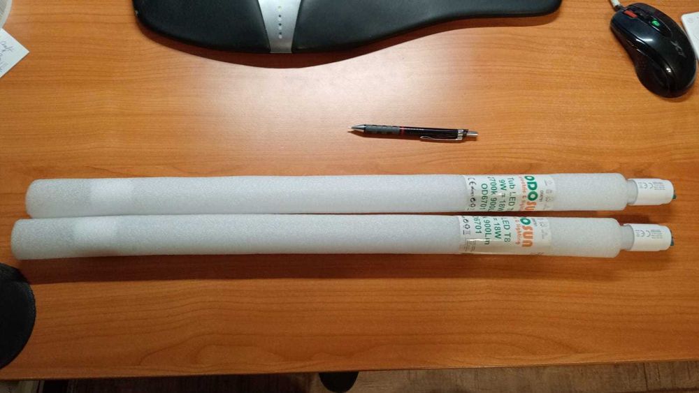 Bec LED 9W ce inlocuieste tub neon clasic. 2 buc. Lumina calda 2700K