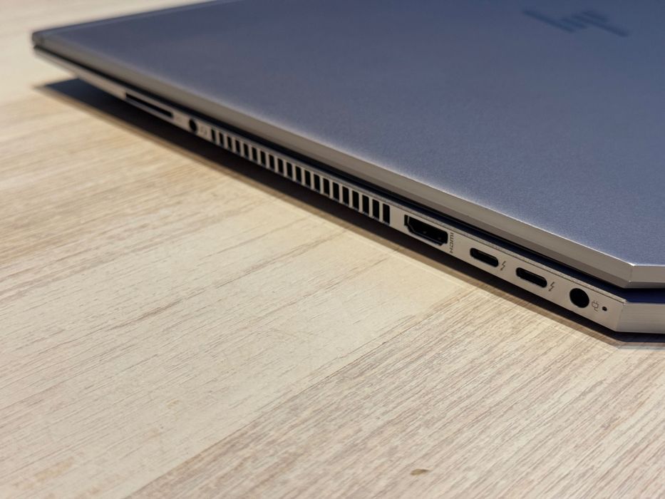 Hp Zbook Studio X360/15.6’Touchscreen/i7-8850H/32GB DDR4/512GB/Quadro