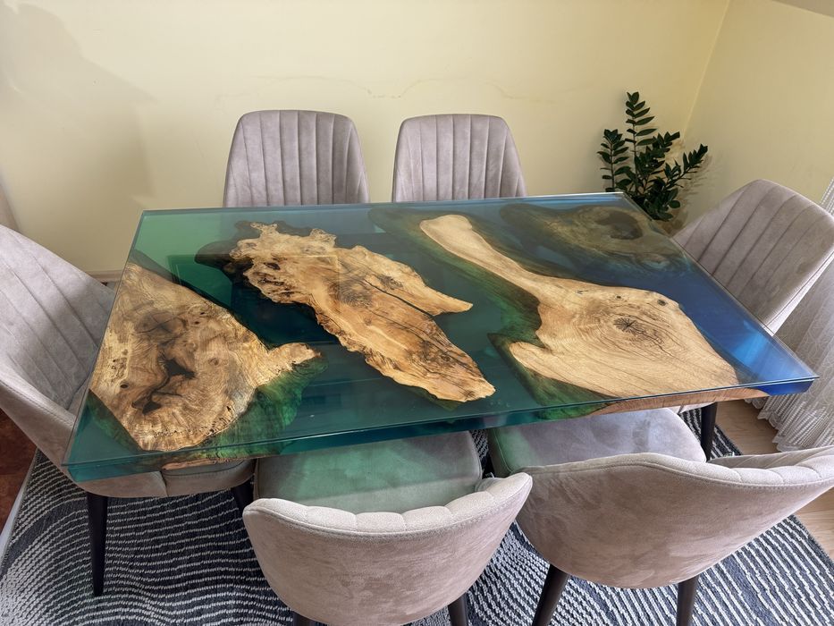 Трапезна маса от епоксидна смола и естествено дърво 150см. / 90см.