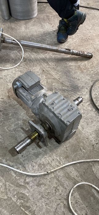 Motor cu reductor 1,1 kw ip55.