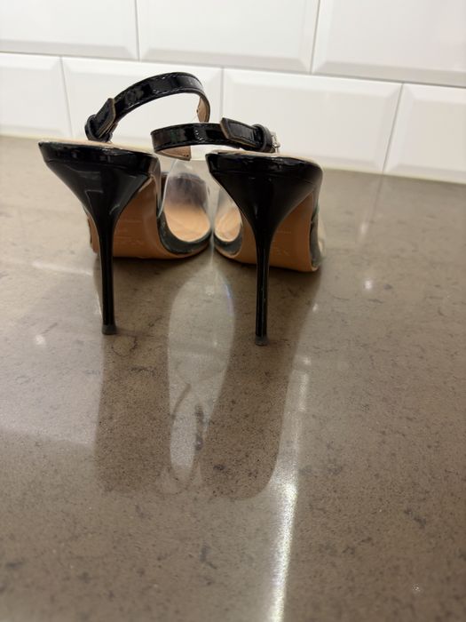 Обувки лак Alaia