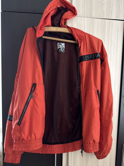 Luda  ветровка.