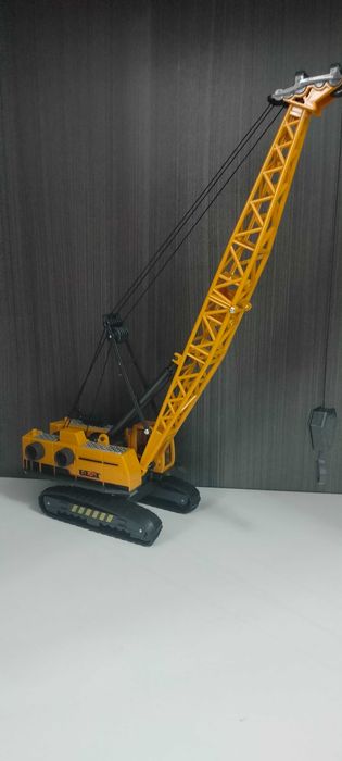Jucării timp excavator ,macara,motocicleta