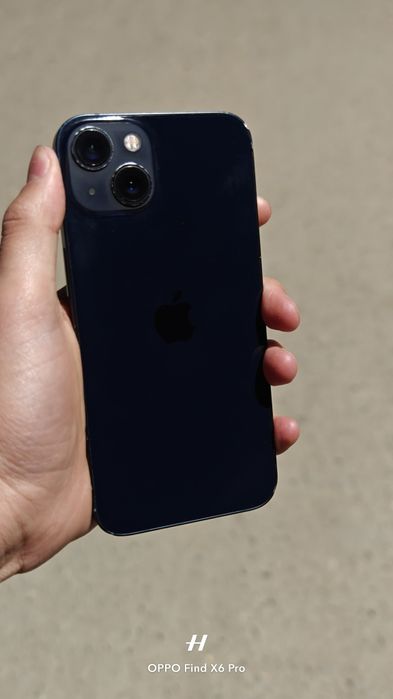 IPhone 13 На экране защитное стекло