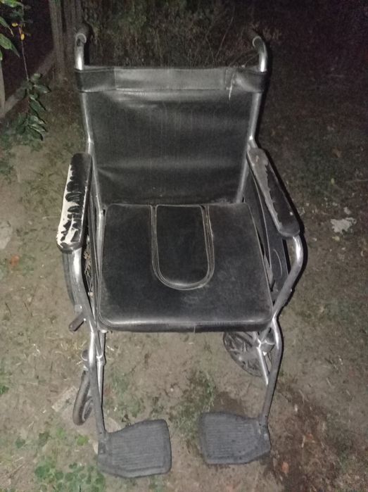 Продаю инвалидную коляску