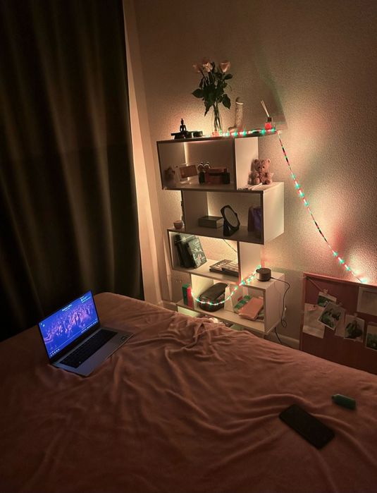 Стеллаж белый напольный в комнату мебель для салон красоты 5 секций