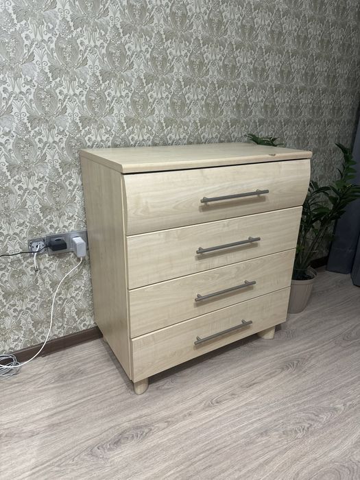 Тумба с зеркалом