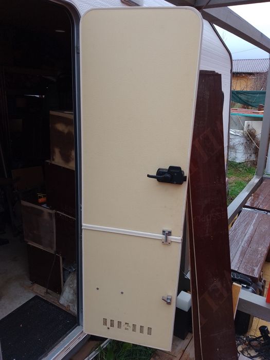 Каравана Кемпер 600 лв за оборудването.