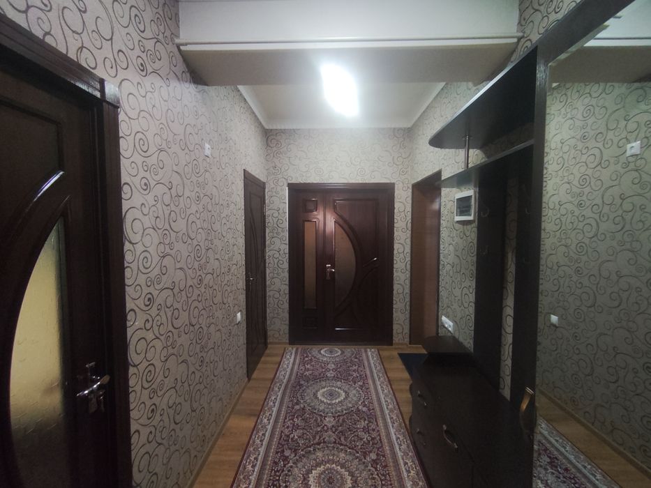 Сдаётся 2х комнатная квартира в центре города.