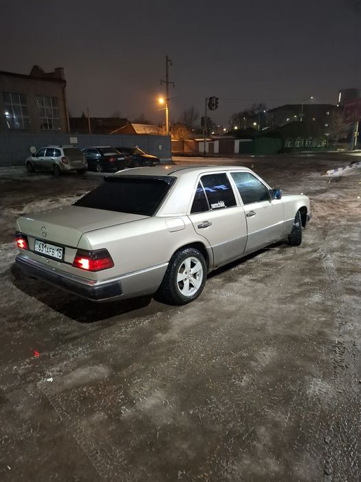 Мерседес 124 260е