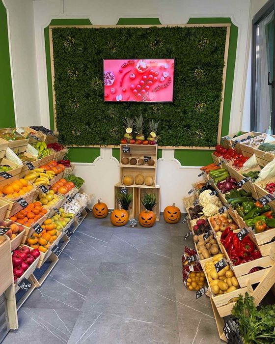 стъпаловидни стелажи за магазини и плод и зеленчук