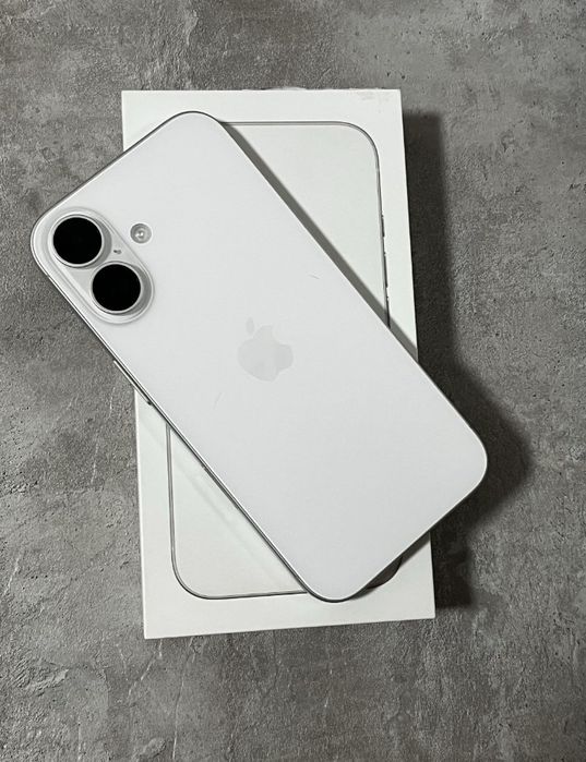 Айфон 16 на 128 белый