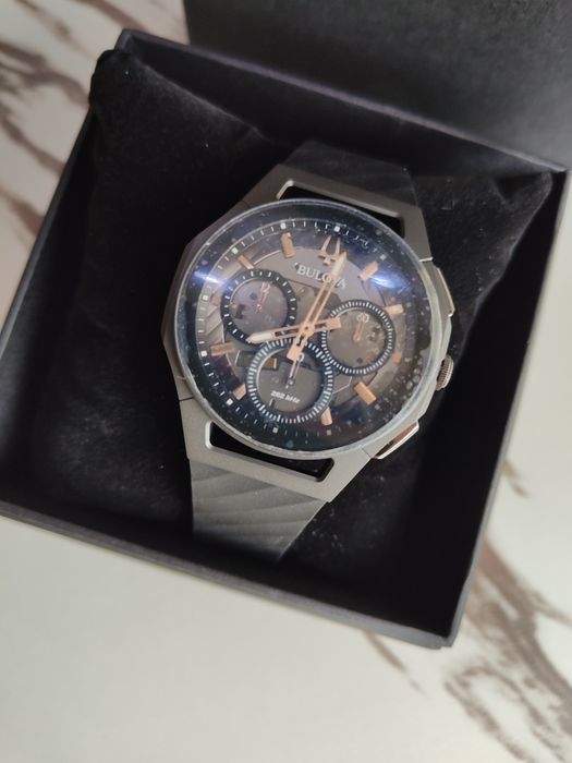 Мъжки часовник Bulova Curv 98A16 ЧИСТО НОВ