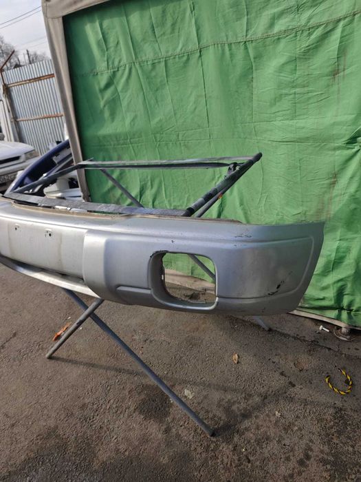 Бампер передний субару форестер SF серебристый