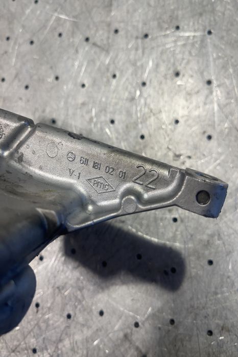 Pompa ulei 611 181 02 01 Mercedes-Benz Sprinter a 2-a generatie 906