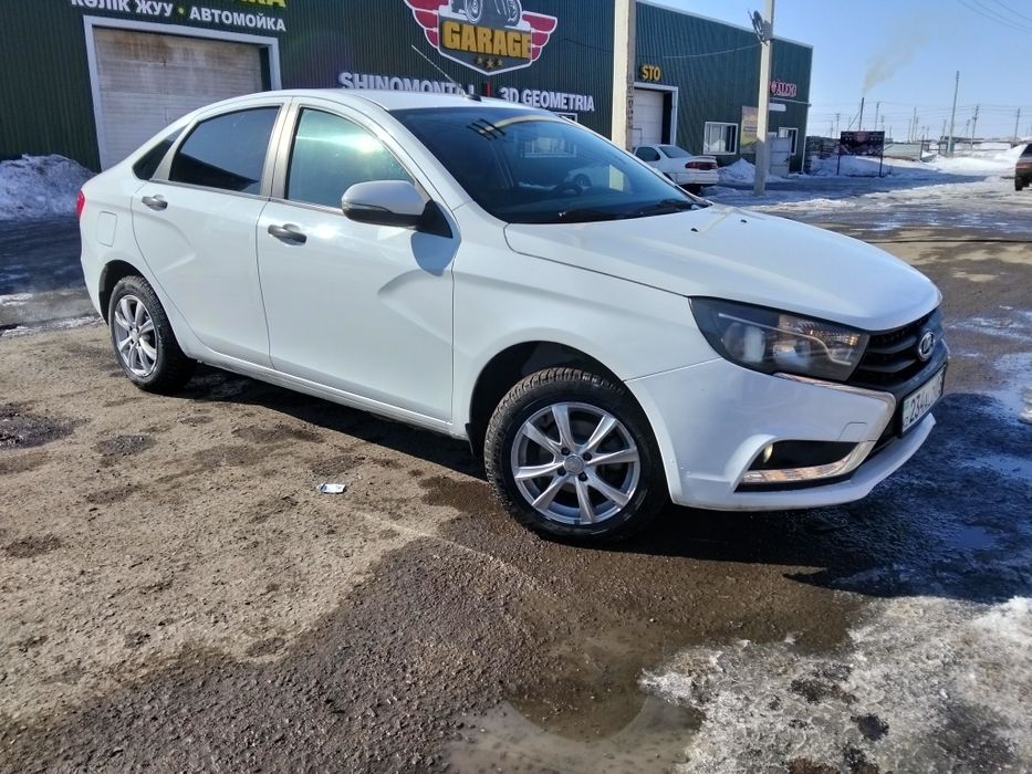 Продам весту 2018 год