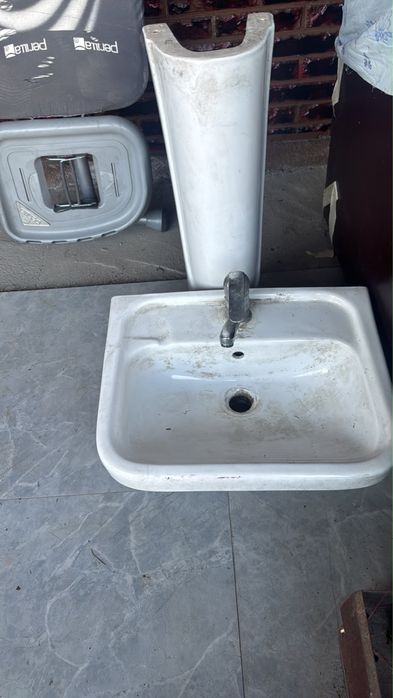 Раковина со смесителем