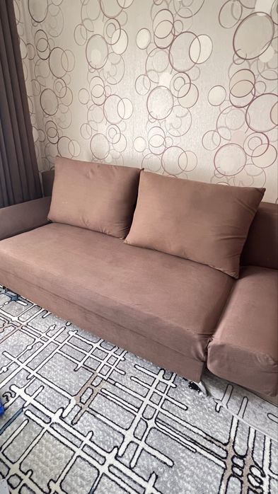 Yahshi holatda divan sotiladi