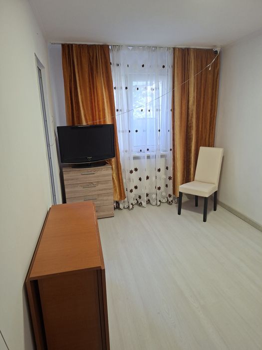 Vand garsoniera confort  2 etaj 7/10