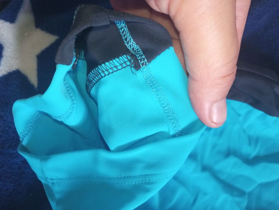 Vând costum baie întreg băiat 8-9 ani