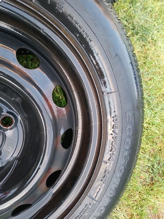 Jeante cu cauciucuri houndai