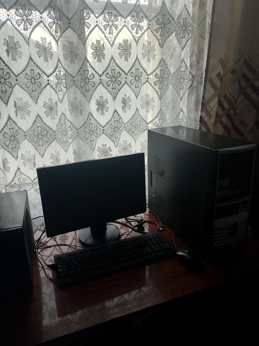 Продам компьютер старого образца