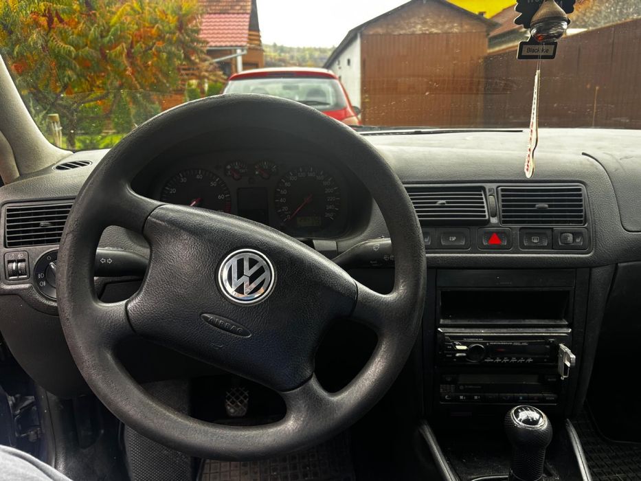 VOLKSWAGEN Golf 2000 — imagine 4
