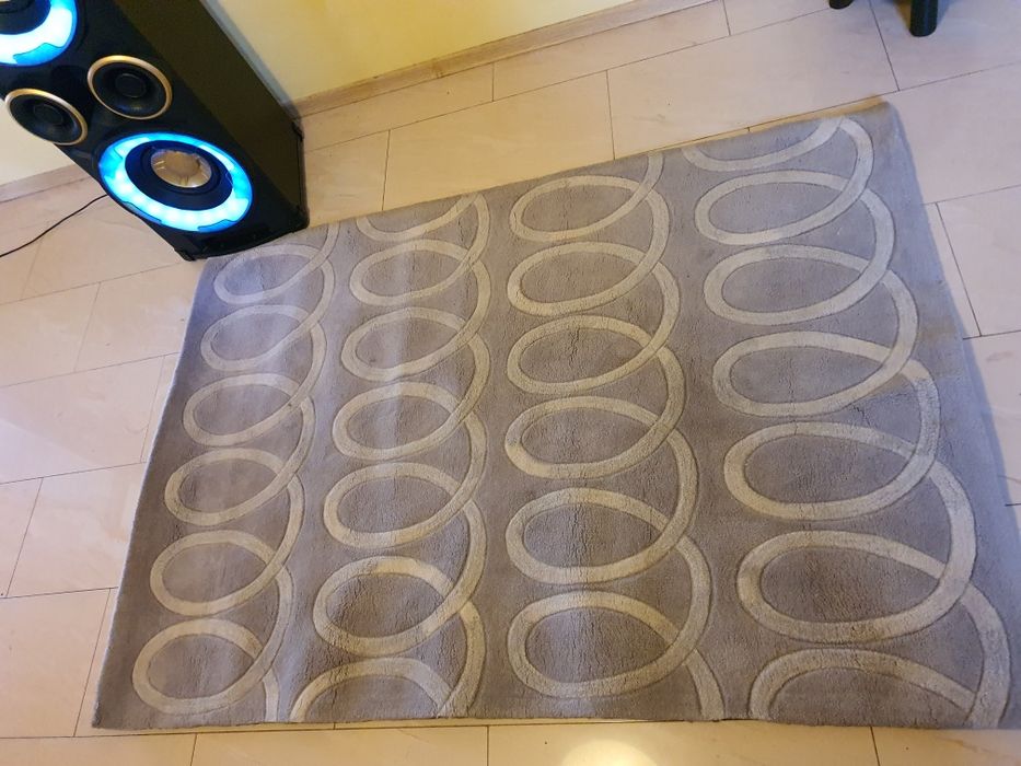 Плътен и мек килим 170/120см