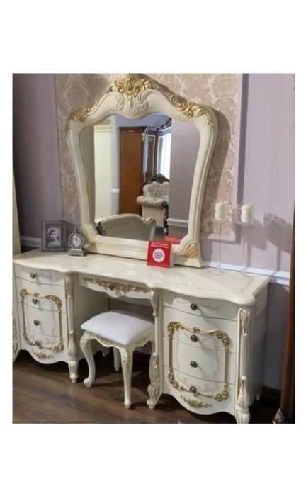 Красивый спальный гарнитур Энрике