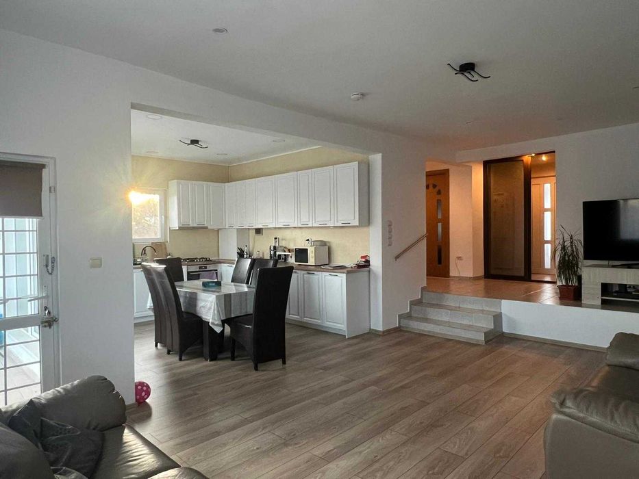 Casă de vânzare – Băicoi | Liniște, Spațiu – direct proprietar